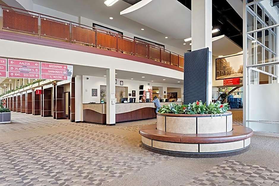 Canad Inns Destination Centre Grand Forks