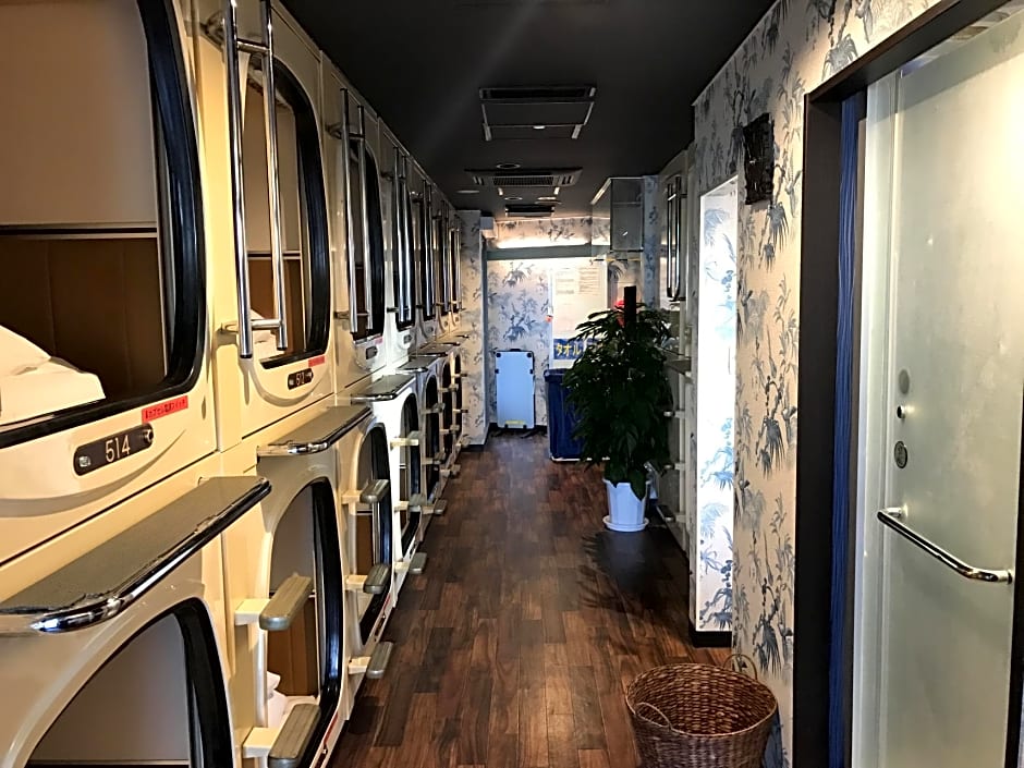 Capsule Inn Shimbashi - Men Only