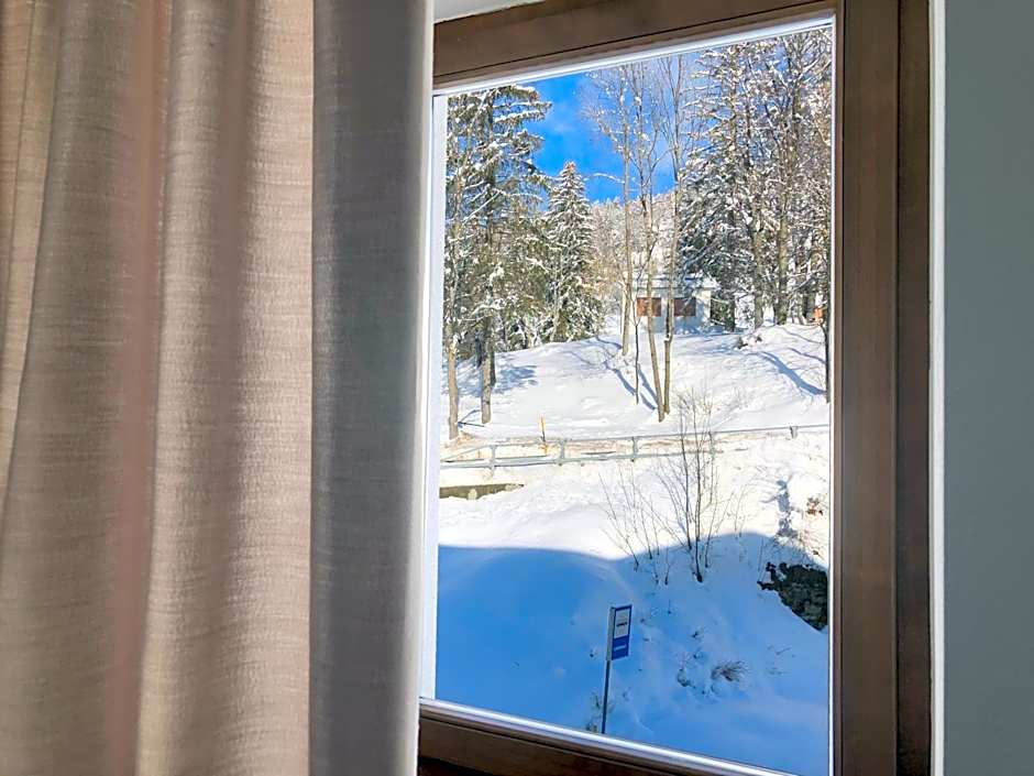 Photo 1 of 14 of Apartment, Mountain View