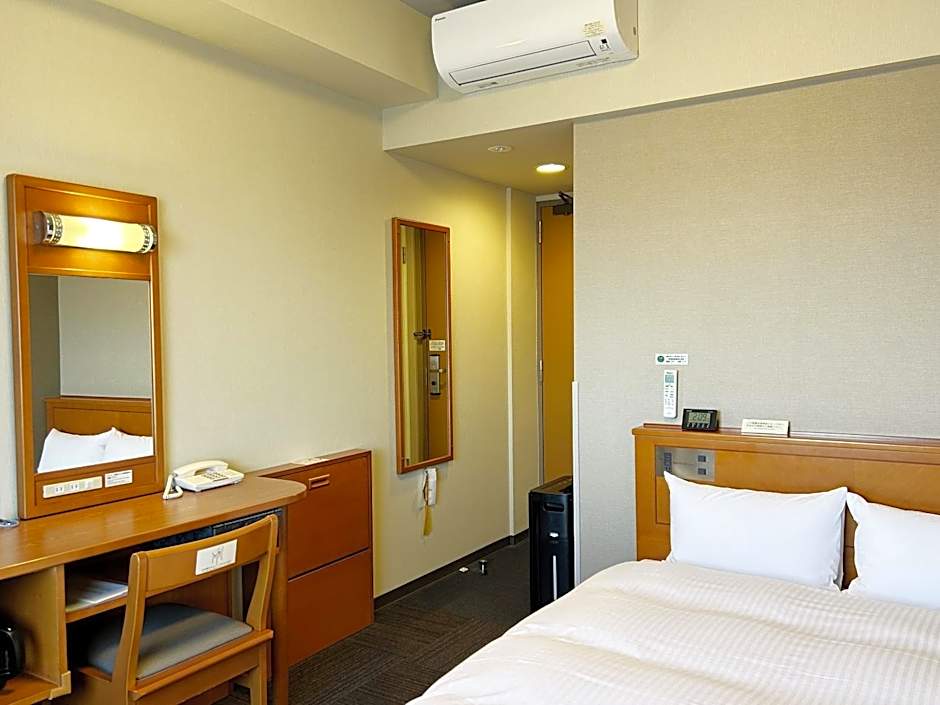 Photo 1 of 9 of 1 Bed, Nonsmoking