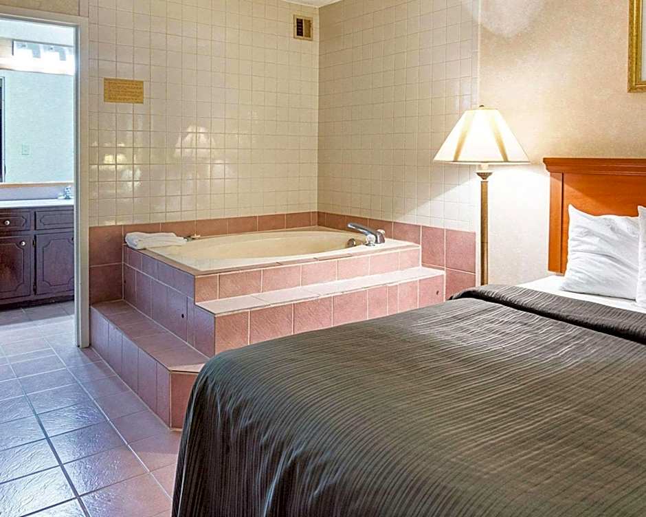 Quality Inn Petersburg Fort Lee Area