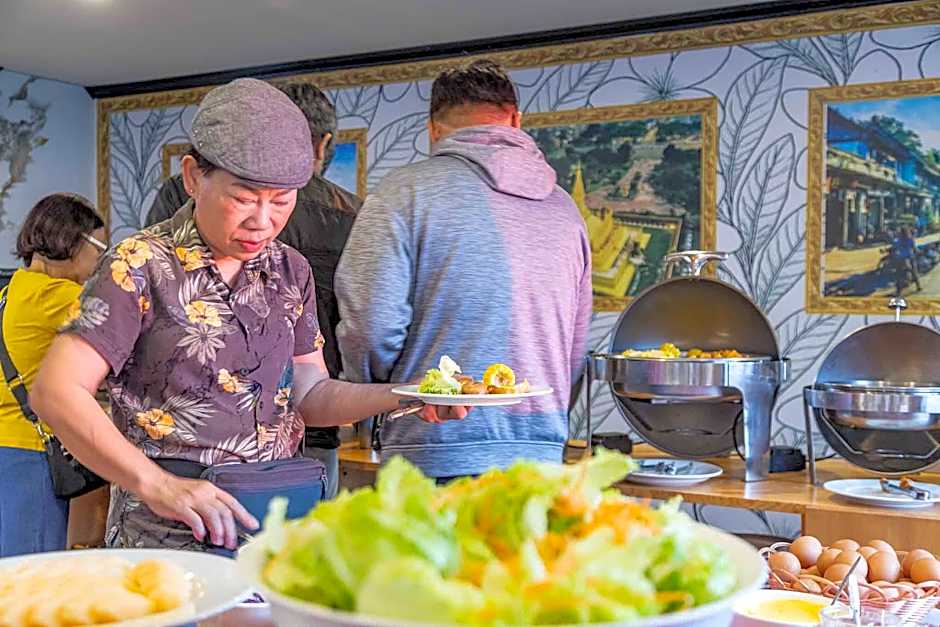 Aaron Riverview Hotel