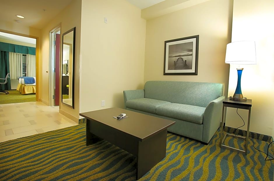 Holiday Inn Express & Suites Southport - Oak Island Area, an IHG Hotel