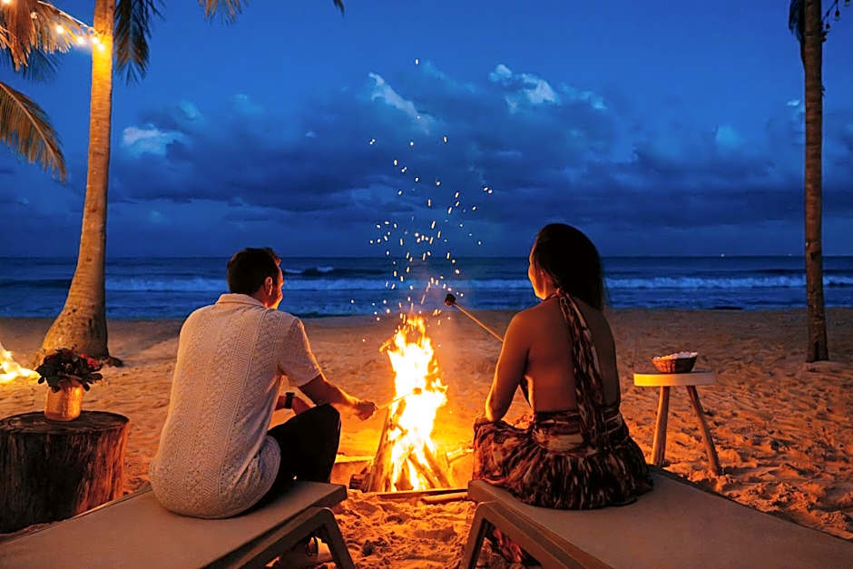 Petit Lafitte Beach Front Hotel & Bungalows