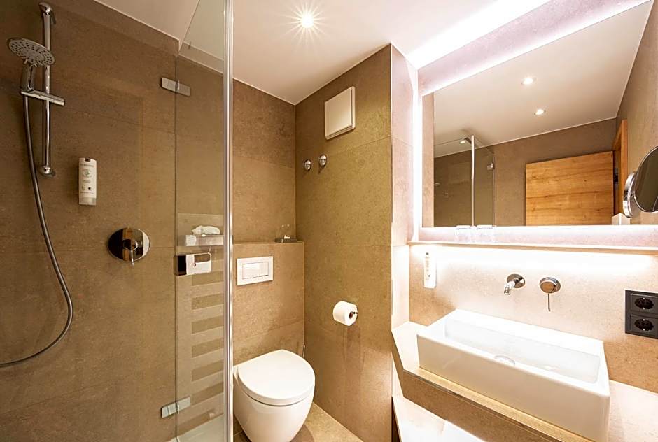 Sopherl am See - Frühstück auf der Seeterrasse, sehr ruhig und wunderschön am See, 3 Minuten nach Oberpfaffenhofen, viele Radtouren, Restaurants & Cafes in der Umgebung