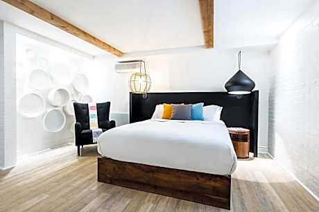 Queen Room - Basement