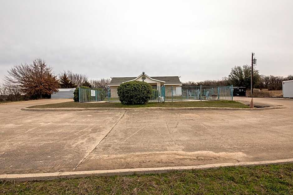 OYO Hotel Decatur TX Hwy 287 Northwest