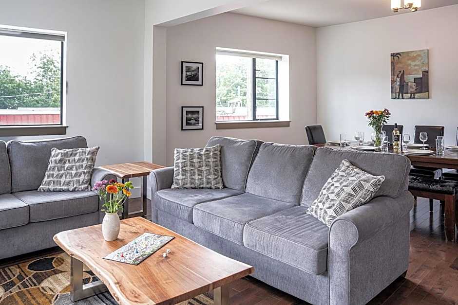 Selkirk Snug by Revelstoke Vacations