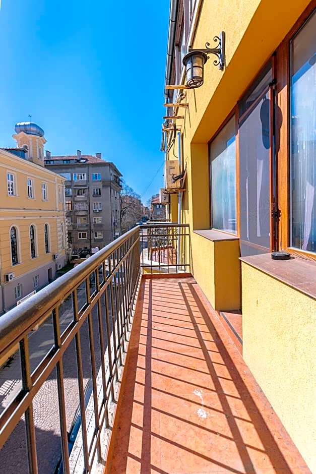 СТАИ ЗА ГОСТИ ХАН КРУМ