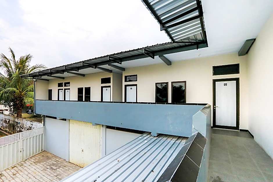 OYO 3187 Kost Putri Bu Chris