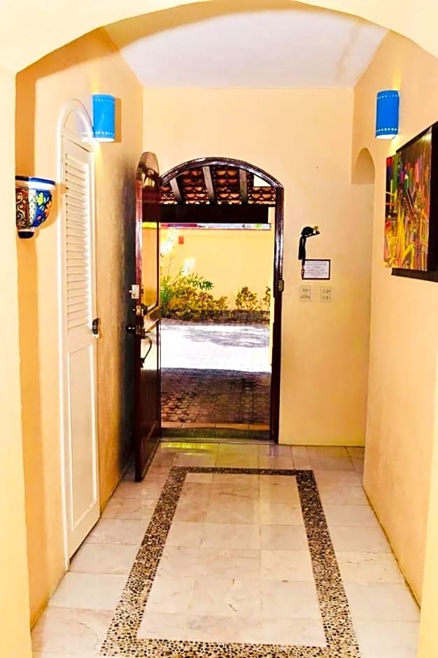 VILLA PARA 5 Personas 4 adultos y 1 Menor En HOTEL TSORO IXTAPA WIFI GRATIS