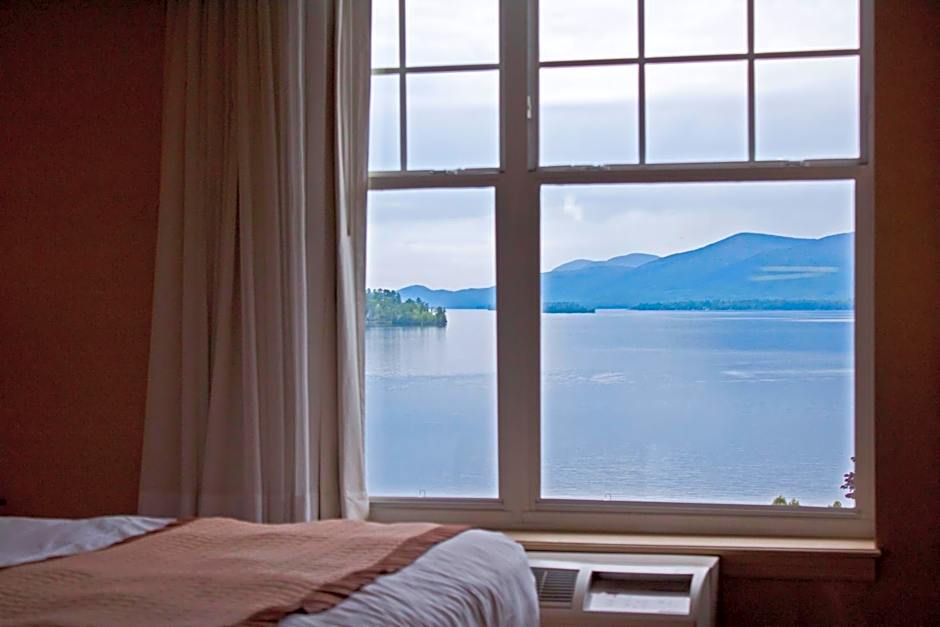 Fort William Henry Hotel