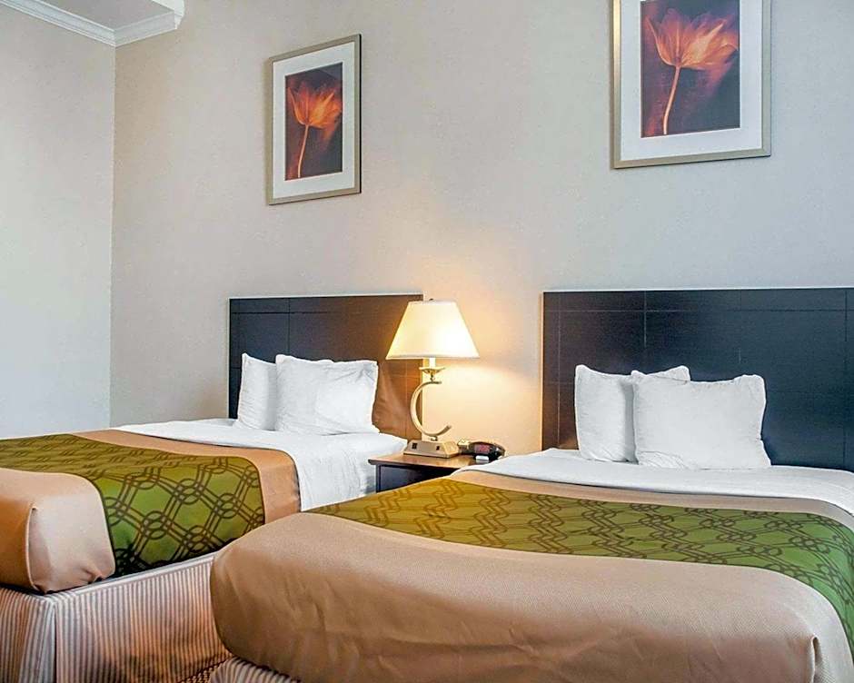 Woodstock Inn and Suites