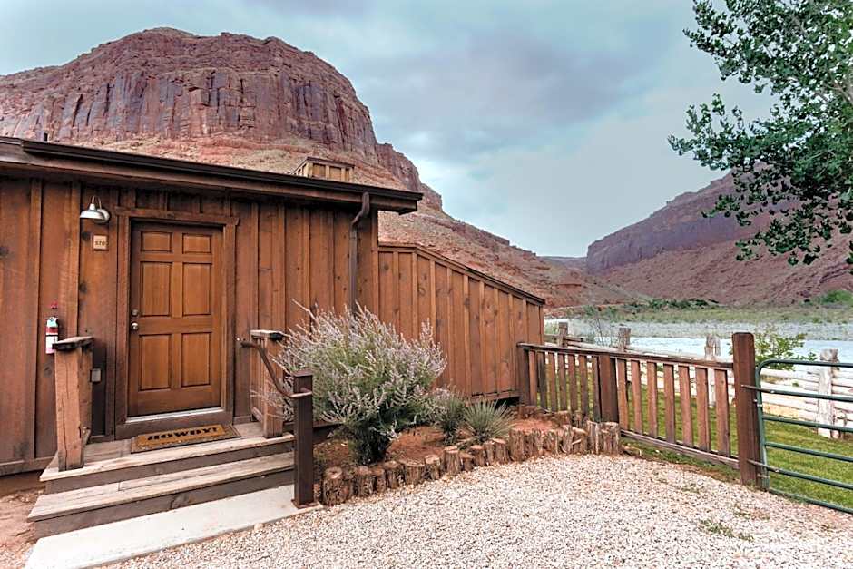 Photo 1 of 11 of Deluxe 1 King Bed with Sofabed Cabin, Riverfront