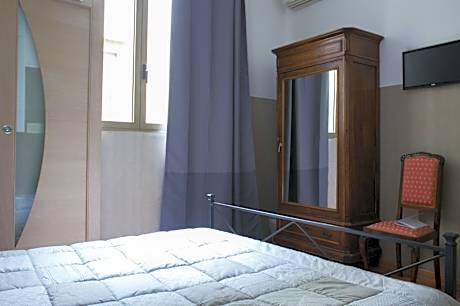 Triple Room with Private Bathroom