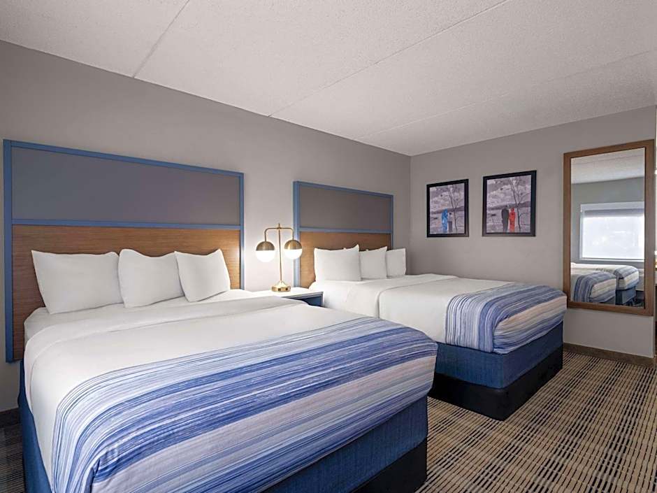 AmericInn by Wyndham Shakopee Near Canterbury Park