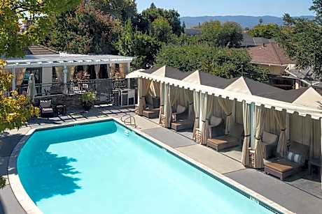 Savvy, Guest room, 2 Queen, Pool view