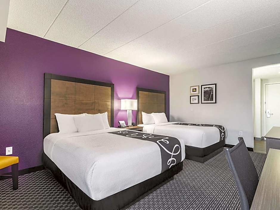 La Quinta Inn & Suites by Wyndham Salem
