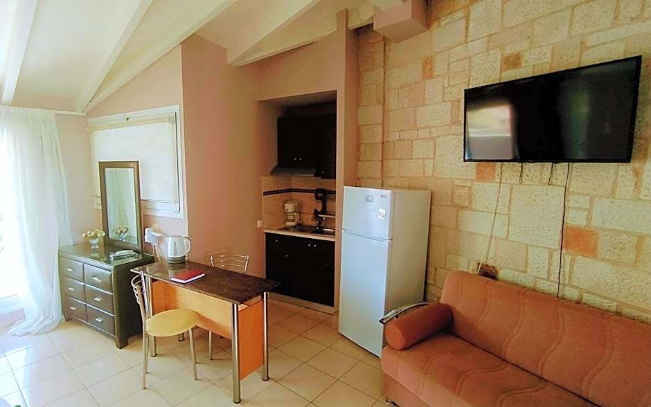 Girogiali beach hotel - Adults only