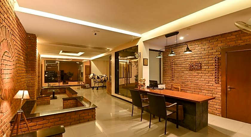 Saj By The Lake - Malshej Ghat Hotel