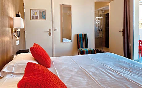 Double room with roof top terrace and sea view