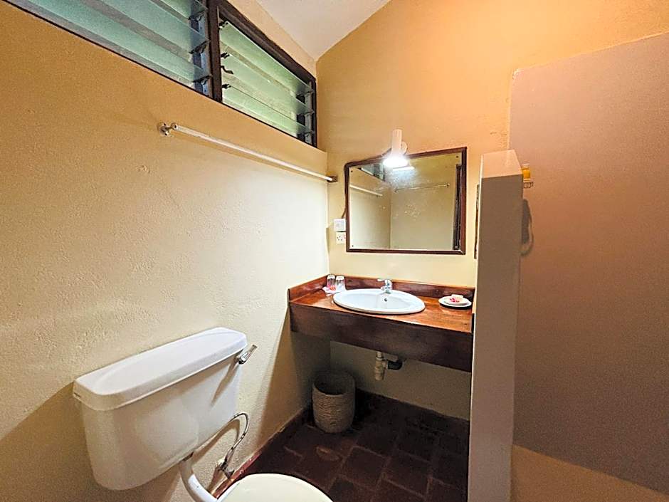 Basecamp Mafía Island