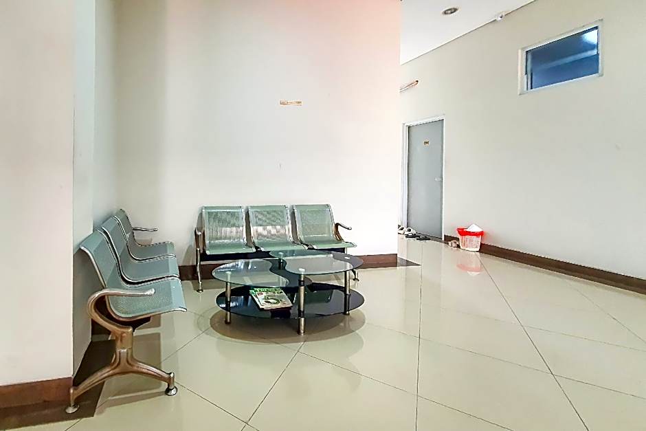 Urbanview Hotel Pondok Mas Cirebon By Reddoorz – Cirebon, OH