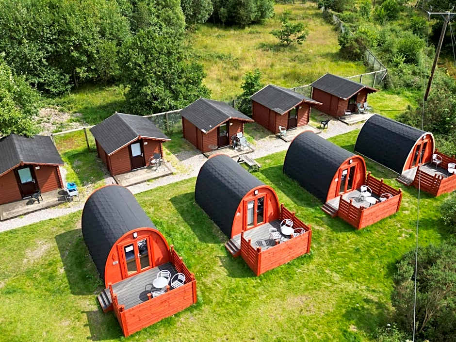 MacDonald Hotel & Cabins