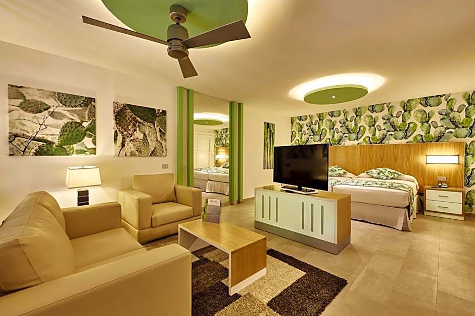Photo 1 of 6 of Junior Suite