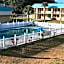 Garden Inn & Suites