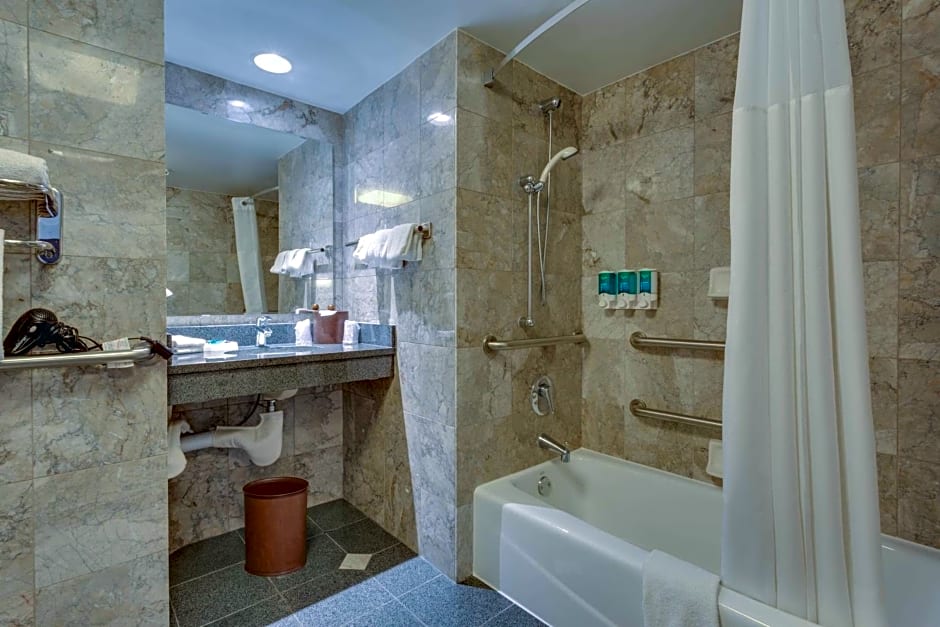 Drury Inn & Suites Overland Park