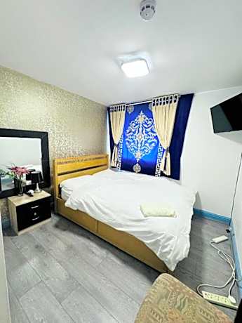 OYO Unique Private Rooms - Bolton Central, Free Parking