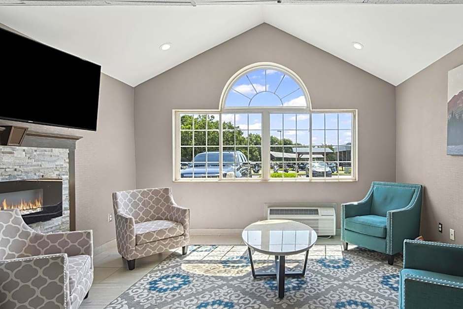 Sonesta Essential Hotels & Suites Kansas City/Blue Springs