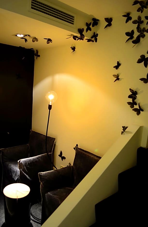 Charming House DD724