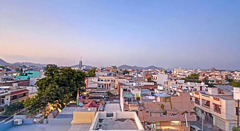 Treebo Paras Raj Near City Palace