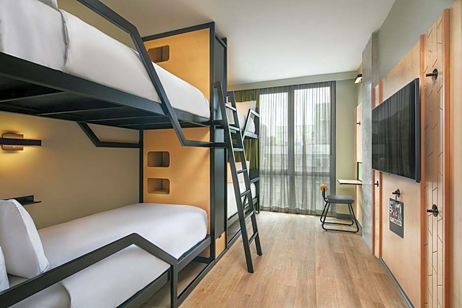 Moxy Brooklyn Williamsburg