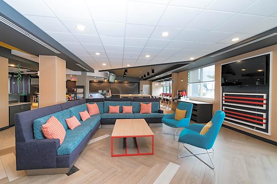 Tru by Hilton Florida City