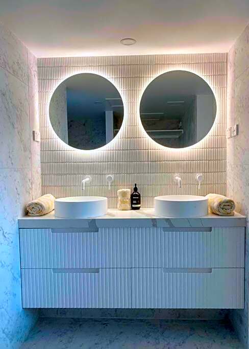 WanderLust - Little Slice of Heaven on Macrossan Str