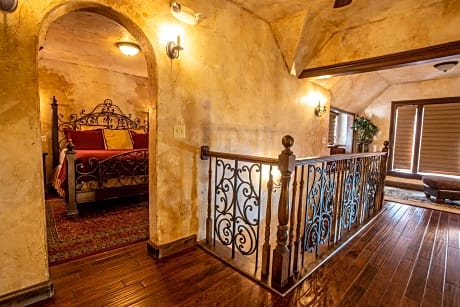 Queen Room with Pool View