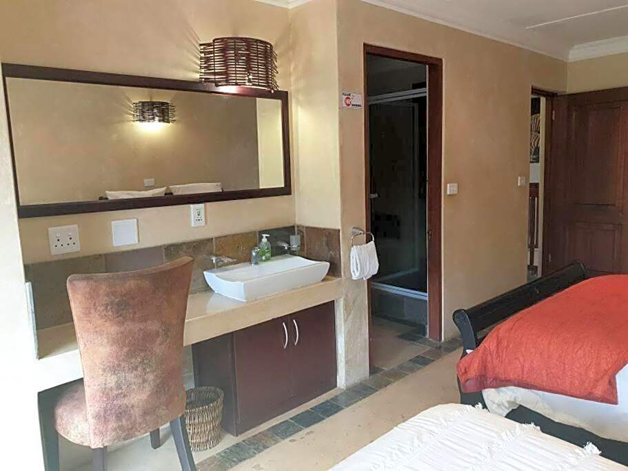 Zebula Golf and Wildlife Estate - Great Heights Pax 16 - Moi Signature Luxury villa