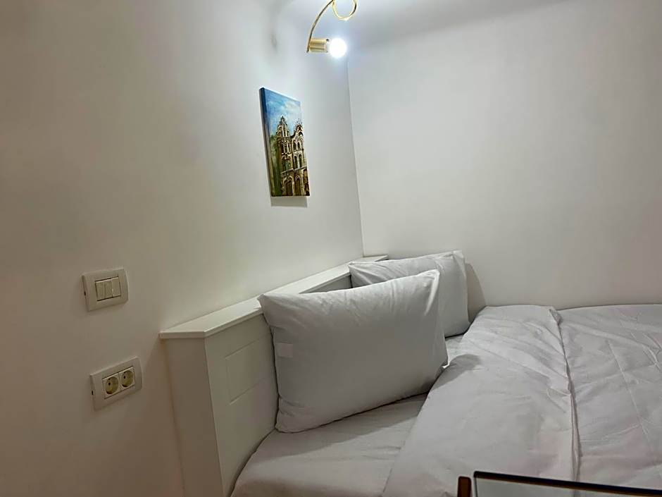 VISAJ Deluxe Downtown