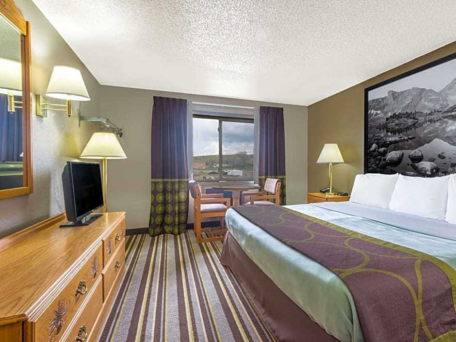 Super 8 by Wyndham Sheridan