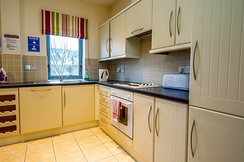 The Courtyard Apartments