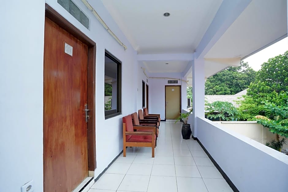 OYO 2003 Female Guest House