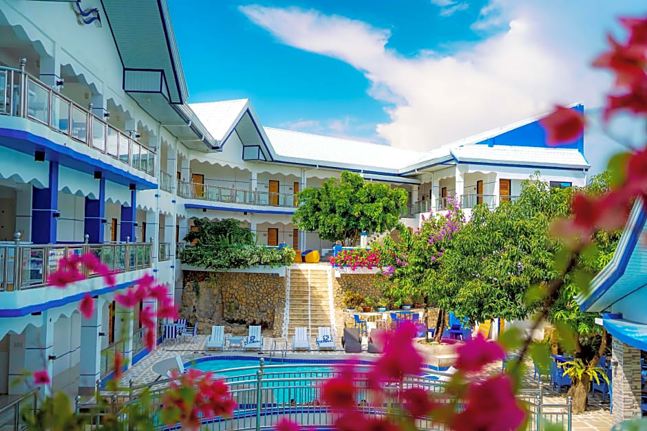 Santiago Cove Hotel and Restaurant