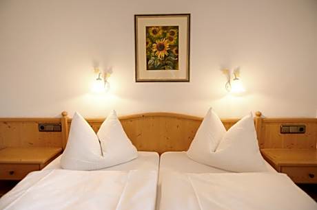 One-Bedroom Apartment 2 (2 Adults)