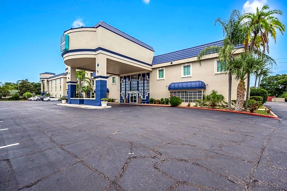 Clarion Inn & Suites Central Clearwater Beach