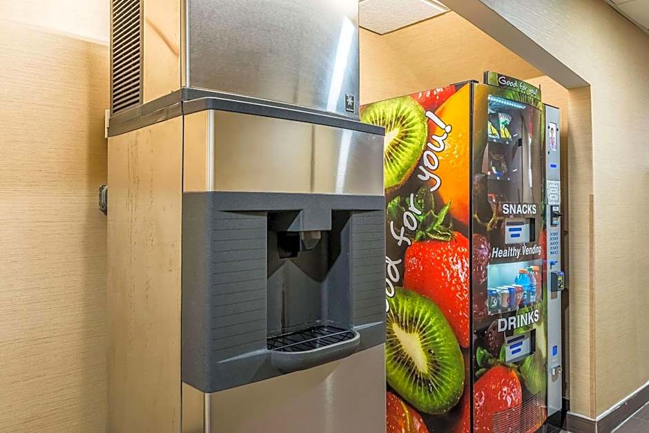 Comfort Inn & Suites Dayton North