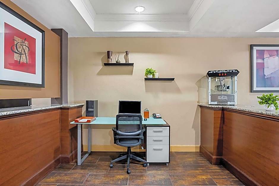 Quality Suites Irving-Las Colinas