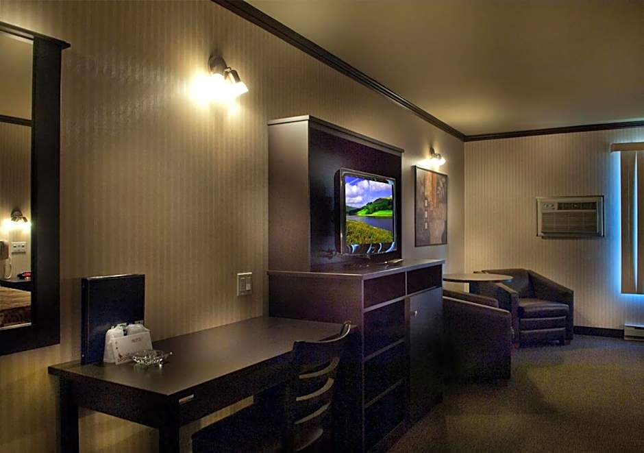 Ramada by Wyndham Laval